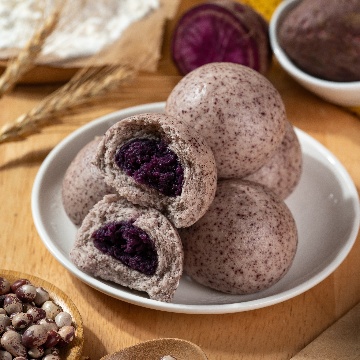 Purple sweet potato and black rice buns